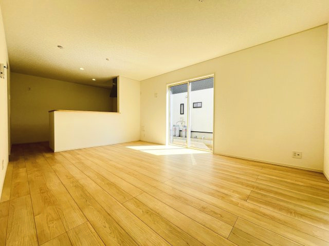 【居間・リビング】 | 美里町白石第１　クレイドルガーデン　新築戸建　全２棟　１号棟