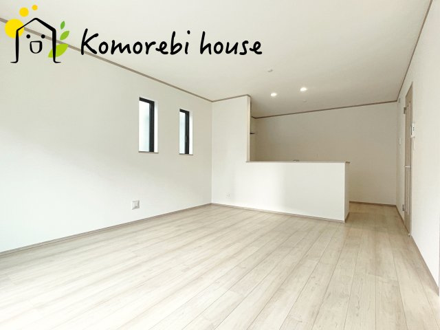 さいたま市西区指扇775番　新築一戸建て　ハートフルタウン　Aの居間・リビング|こちらのリビングで趣味の時間をお楽しみください