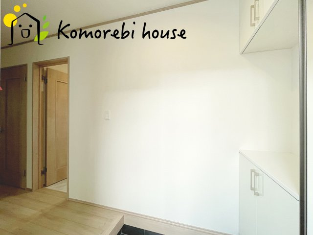 さいたま市西区指扇775番　新築一戸建て　ハートフルタウン　Aの玄関|収納もある玄関です