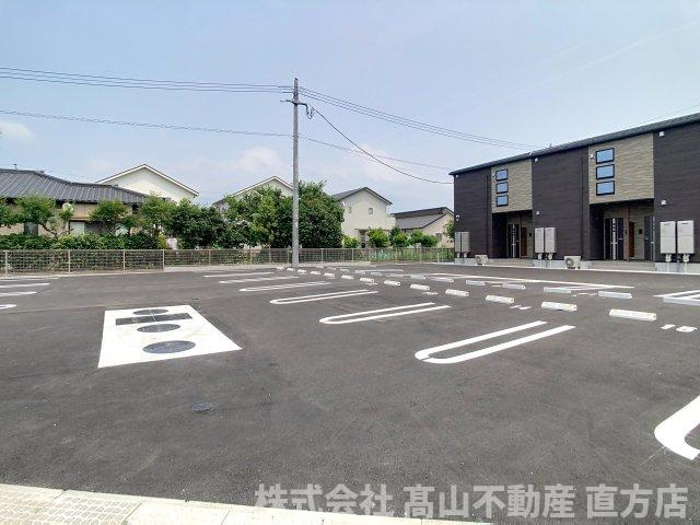 エレガンシアⅡの駐車場