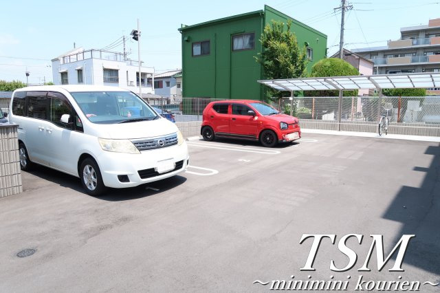 Ｆｉｅｌｄｓ　楓の駐車場