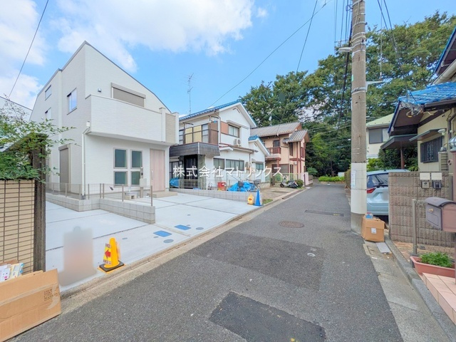練馬区東大泉7丁目　住環境良好　土地30坪超戸建　の前面道路含む現地写真