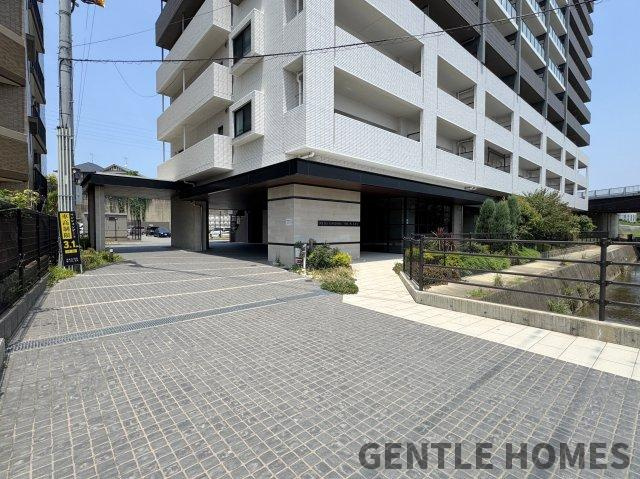 ネオス千鳥ザ・プレイスのエントランス