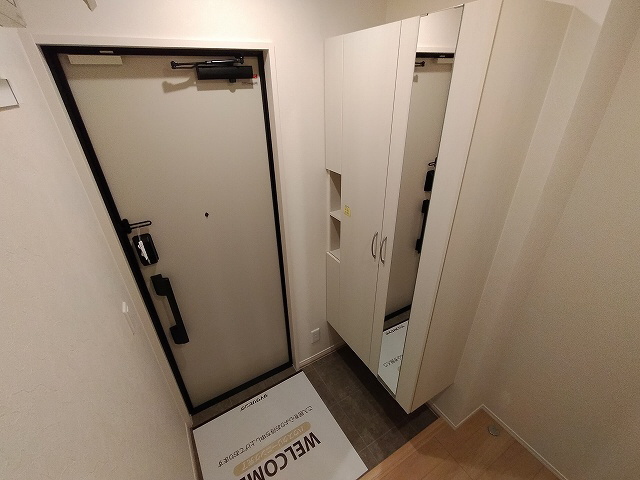 神戸市兵庫区兵庫町１丁目のアパートの玄関|シューズボックス付き玄関