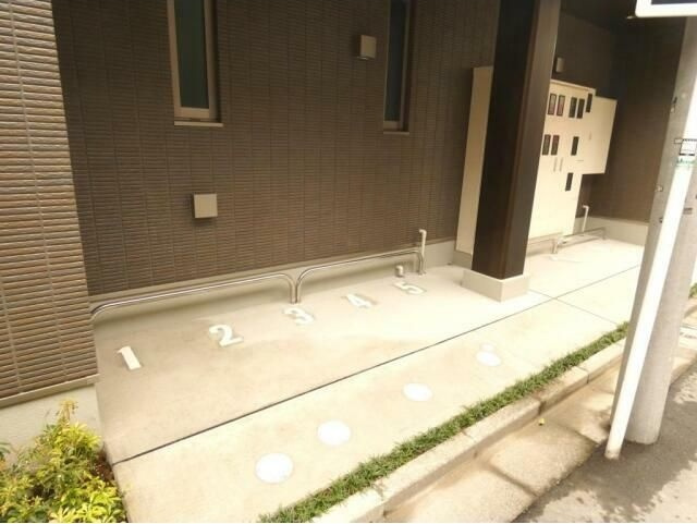 セレンディピティの駐車場