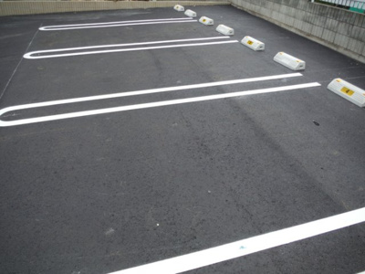 【駐車場】 | グリュック | 駐車場