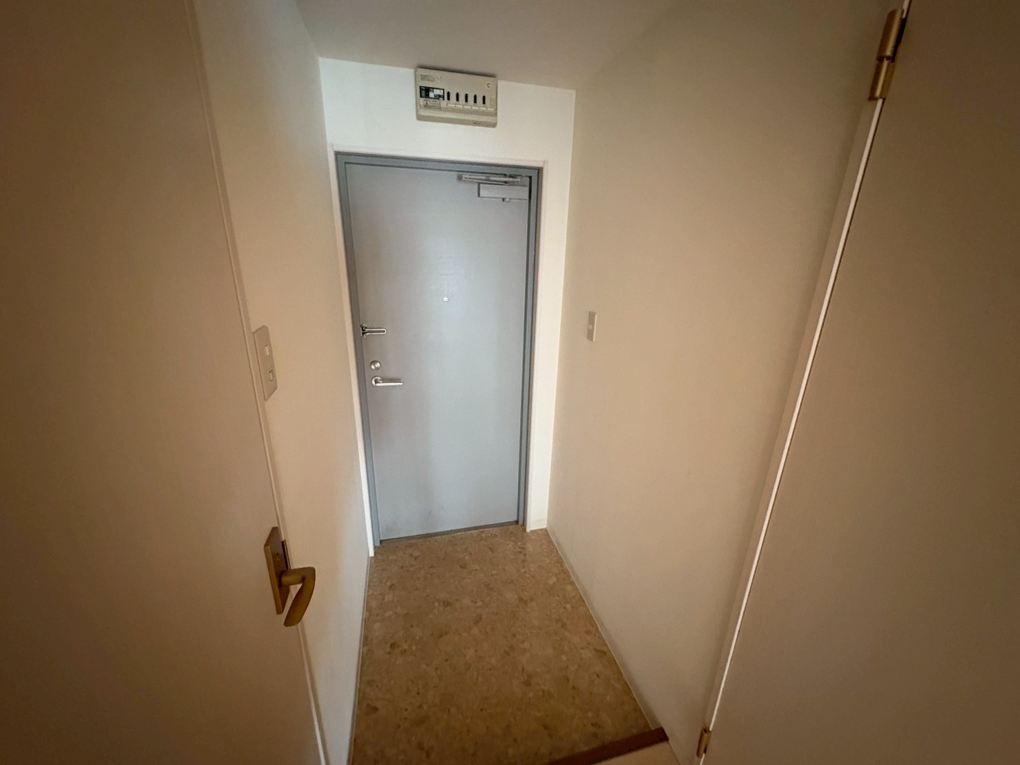 ウェブハウス魚崎の玄関