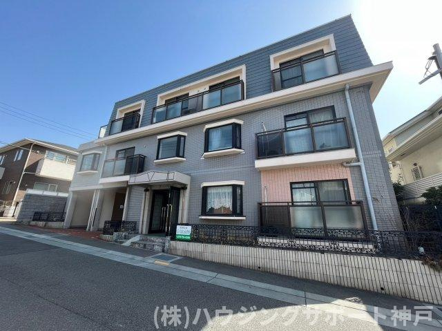 ドール霞ヶ丘の外観