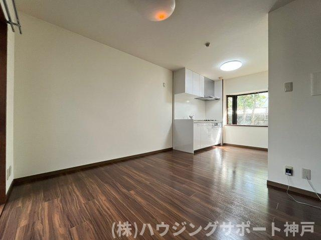 ドール霞ヶ丘の居間・リビング