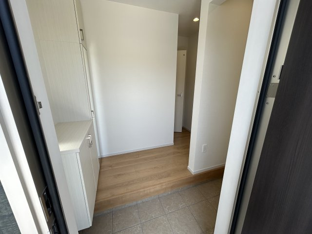 神戸市西区玉津町今津新築戸建１号棟の玄関