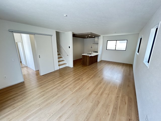 神戸市西区玉津町今津新築戸建１号棟の居間・リビング