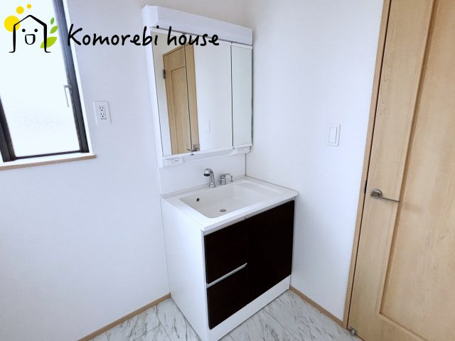 さいたま市西区指扇775番　新築一戸建て　ハートフルタウン　Bの独立洗面台|独立洗面台、朝の身支度には欠かせません