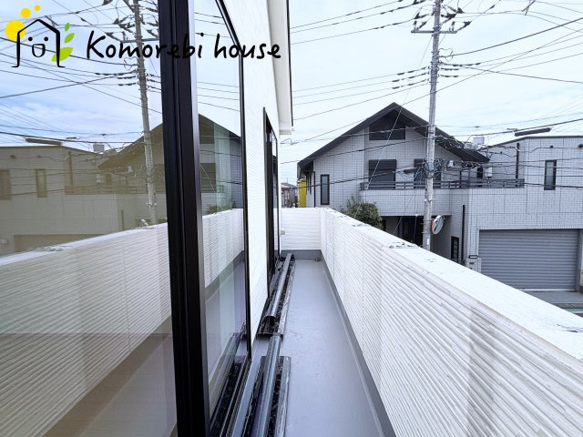 さいたま市西区指扇775番　新築一戸建て　ハートフルタウン　Bのバルコニー|広々としたバルコニーです