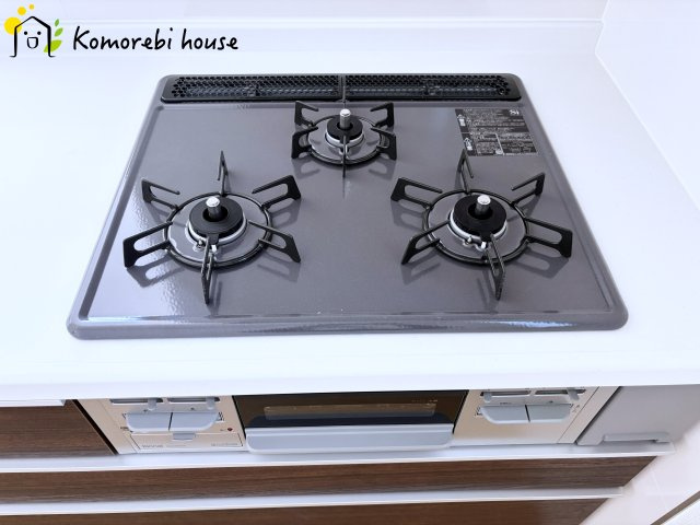 さいたま市西区指扇775番　新築一戸建て　ハートフルタウン　Bのキッチン|コンパクトなキッチンで掃除もラクラク