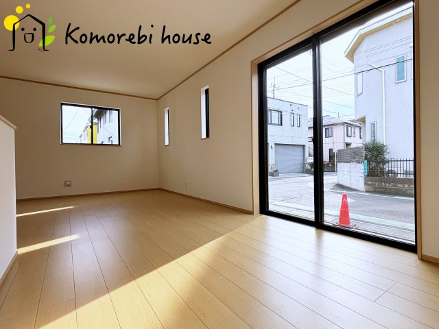 さいたま市西区指扇775番　新築一戸建て　ハートフルタウン　Bの居間・リビング|ゆったりとしたリビングです