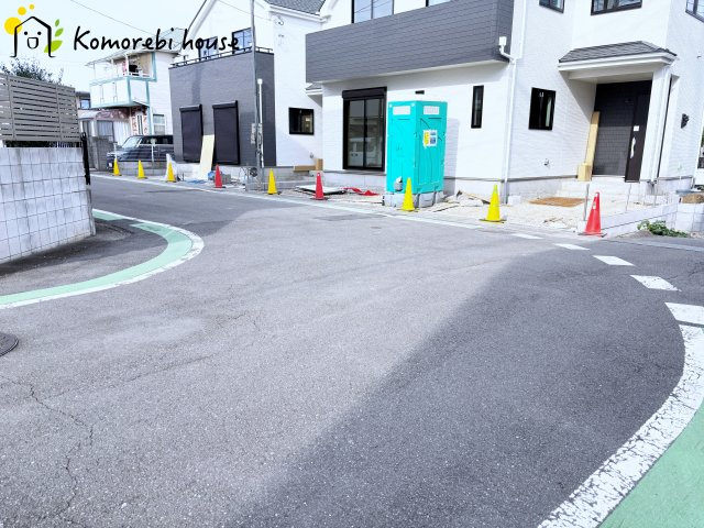 さいたま市西区指扇775番　新築一戸建て　ハートフルタウン　Bの前面道路含む現地写真|2025/11/8　撮影