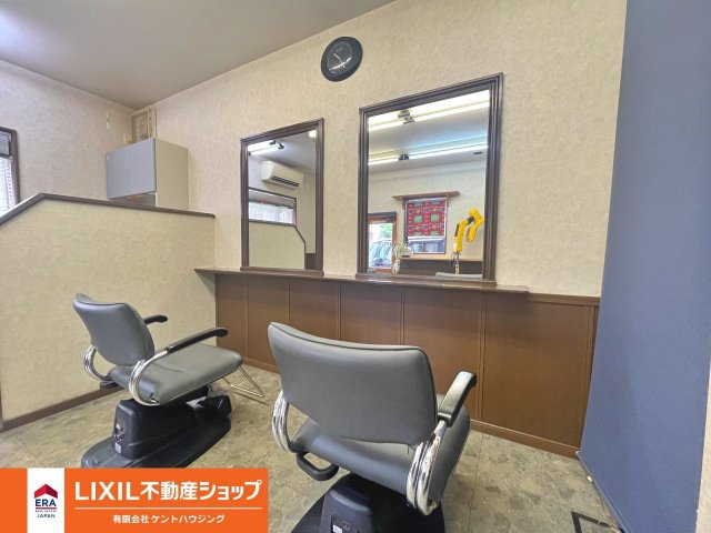 店舗付住宅　千代川町小林前田の内装|店舗部分（元美容室）