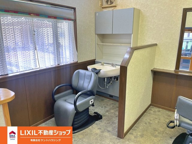 店舗付住宅　千代川町小林前田の内装|店舗部分（元美容室）