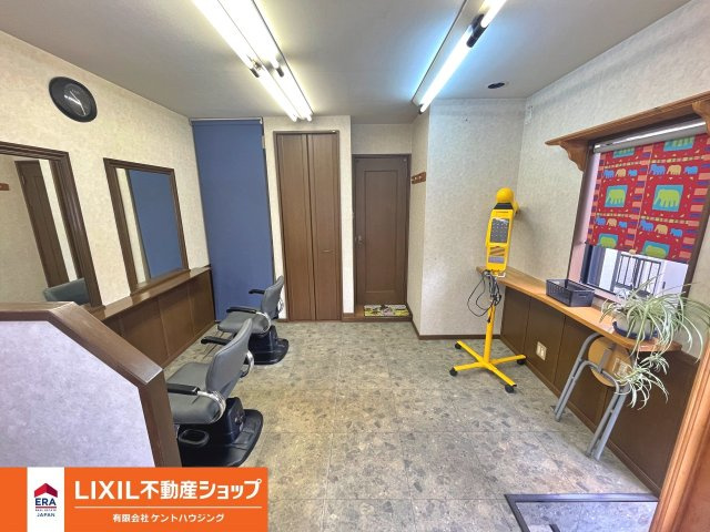 店舗付住宅　千代川町小林前田の玄関