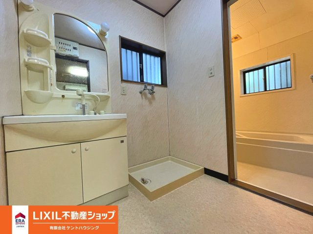 店舗付住宅　千代川町小林前田の浴室