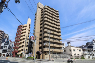 【外観】 | 駅近！徒歩２分！
梅田も徒歩圏内の都島通に面した立地です♪