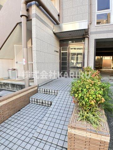 ラ・ビスタ城東のエントランス