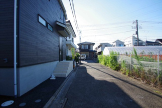 【前面道路含む現地写真】