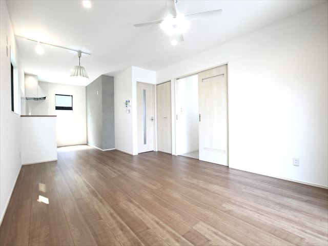 【居間・リビング】の画像