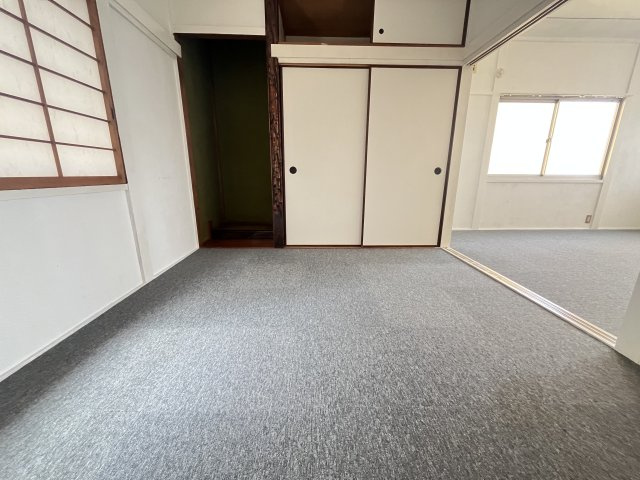 深阪貸家の洋室