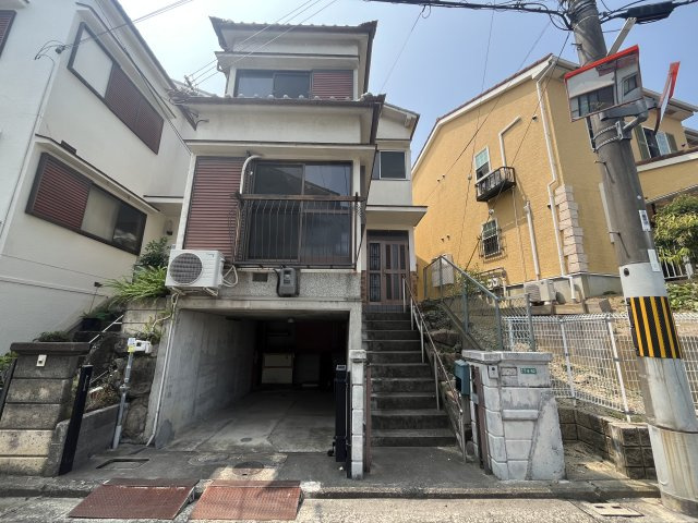 深阪貸家
