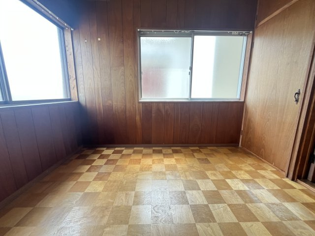 深阪貸家の洋室