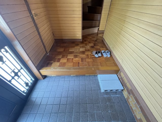 深阪貸家の玄関
