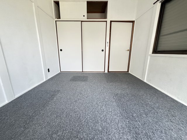 深阪貸家の洋室