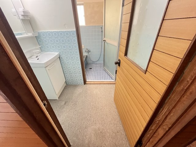 深阪貸家の洗面所