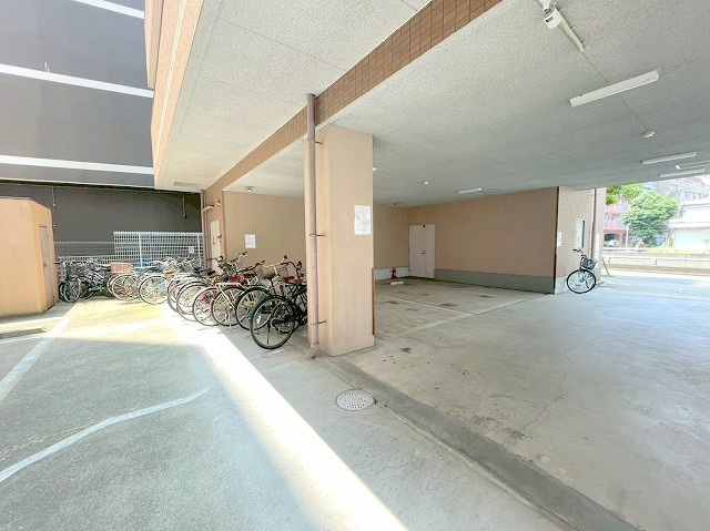 M’プラザ新大阪壱番館の駐車場