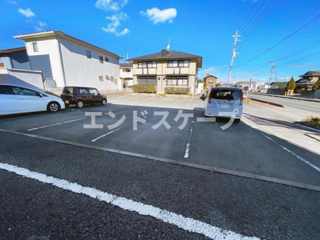 グラシア　Ａの駐車場|高崎、前橋のお部屋探しはエンドスケープまで！お客様の理想お聞かせ下さい♪