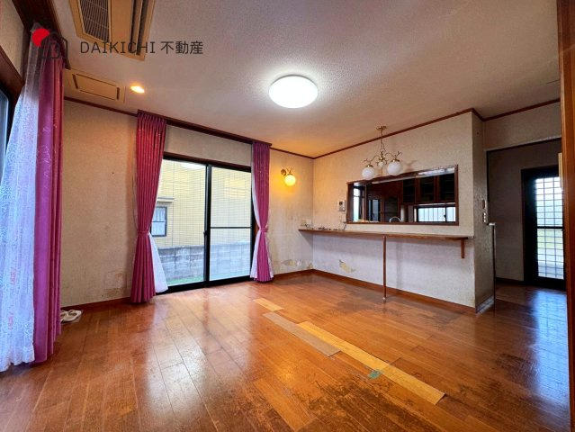 【居間・リビング】 | 加須市東栄1丁目　中古戸建