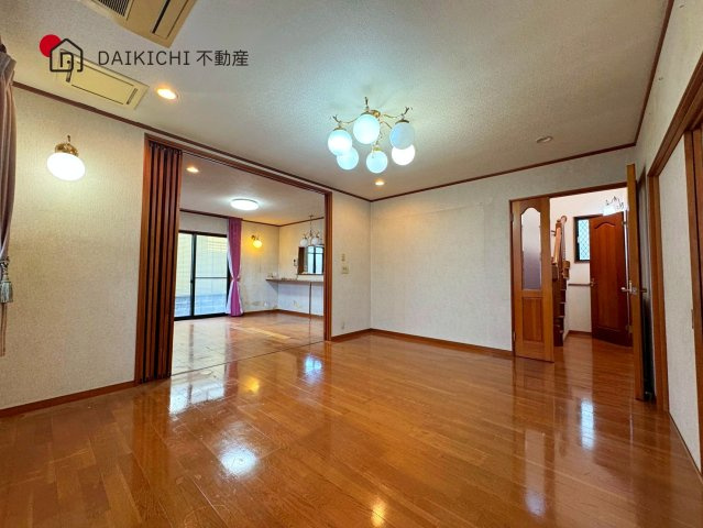 【居間・リビング】 | 加須市東栄1丁目　中古戸建