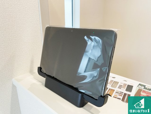 宇治市五ケ庄上村　第25-1期　新築一戸建ての防犯設備|声だけでなく来訪者の姿や顔がモニターで確認できるので、小さなお子様がいらっしゃるご家庭でも安心できます！