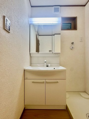 寝屋川市黒原橘町の独立洗面台