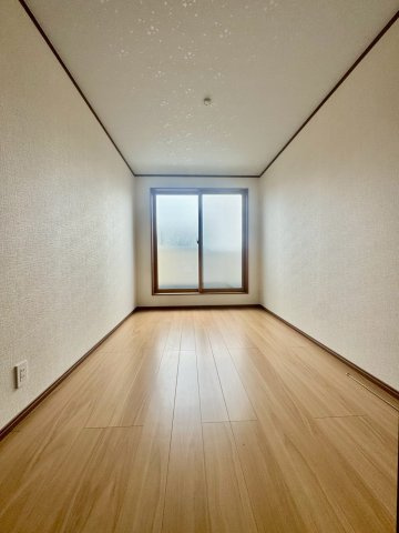 寝屋川市黒原橘町の洋室