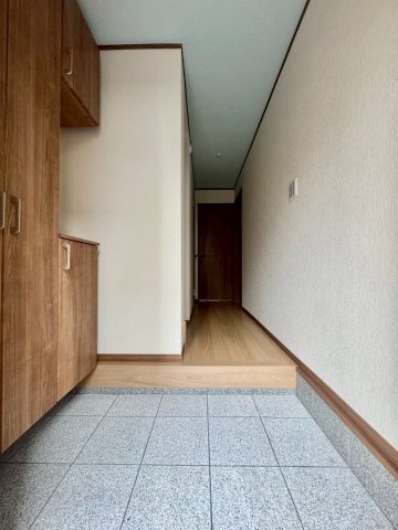 寝屋川市黒原橘町の玄関|シューズボックス付きの玄関です！