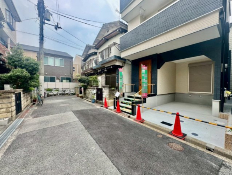 寝屋川市黒原橘町の前面道路含む現地写真