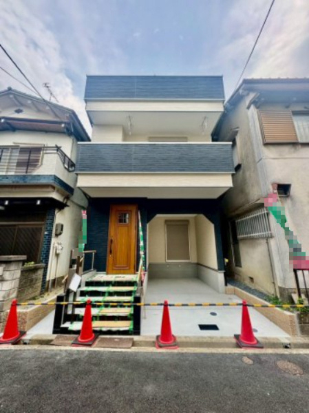 寝屋川市黒原橘町の外観|令和7年5月建築！
4LDKと部屋数充実！