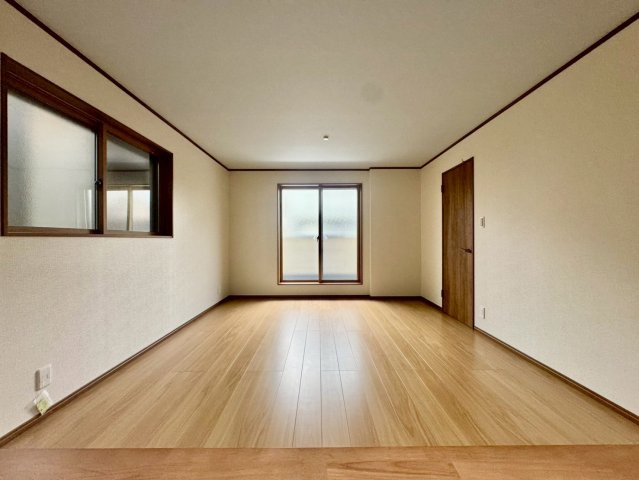 寝屋川市黒原橘町の居間・リビング