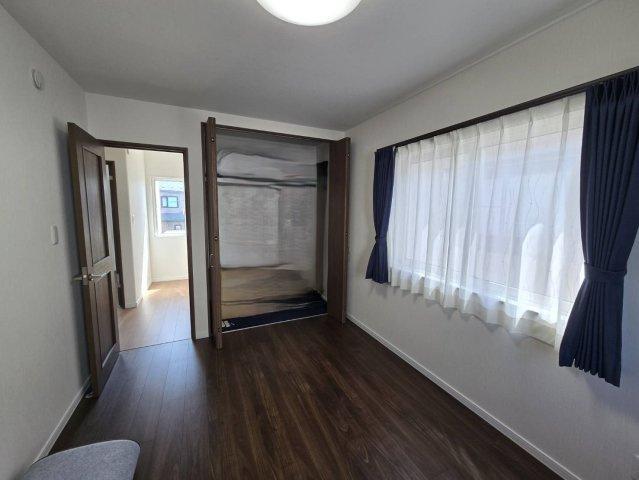 八戸市大字糠塚字長久保 中古住宅コンノハウス施工の洋室