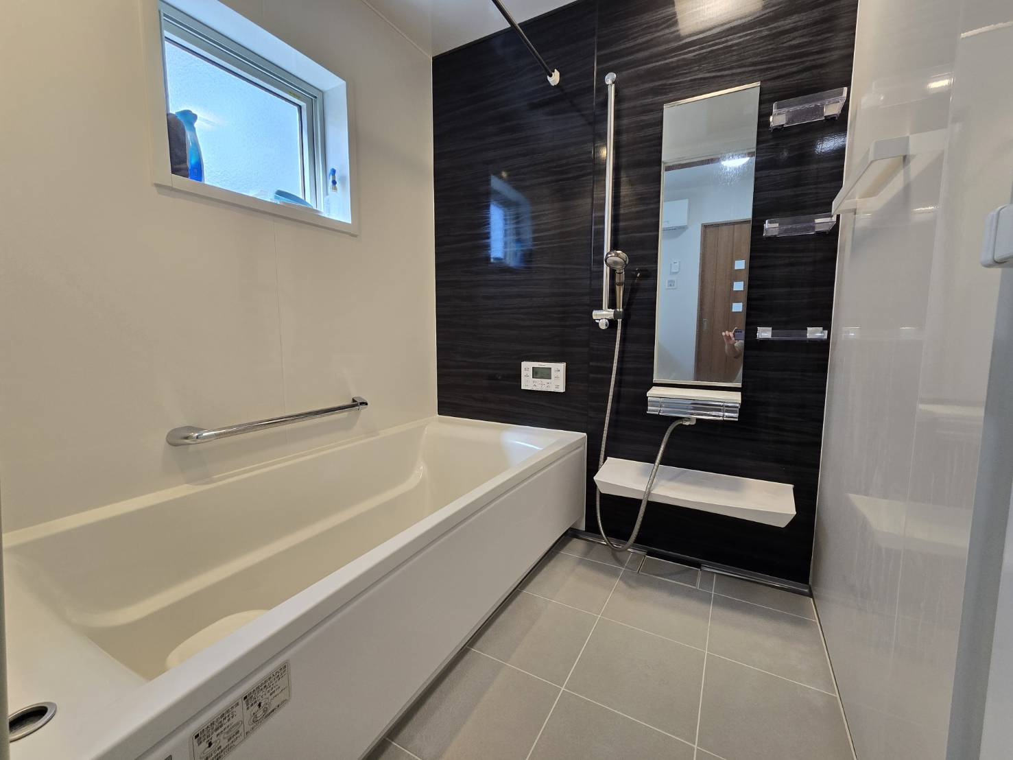 八戸市大字糠塚字長久保 中古住宅コンノハウス施工の浴室