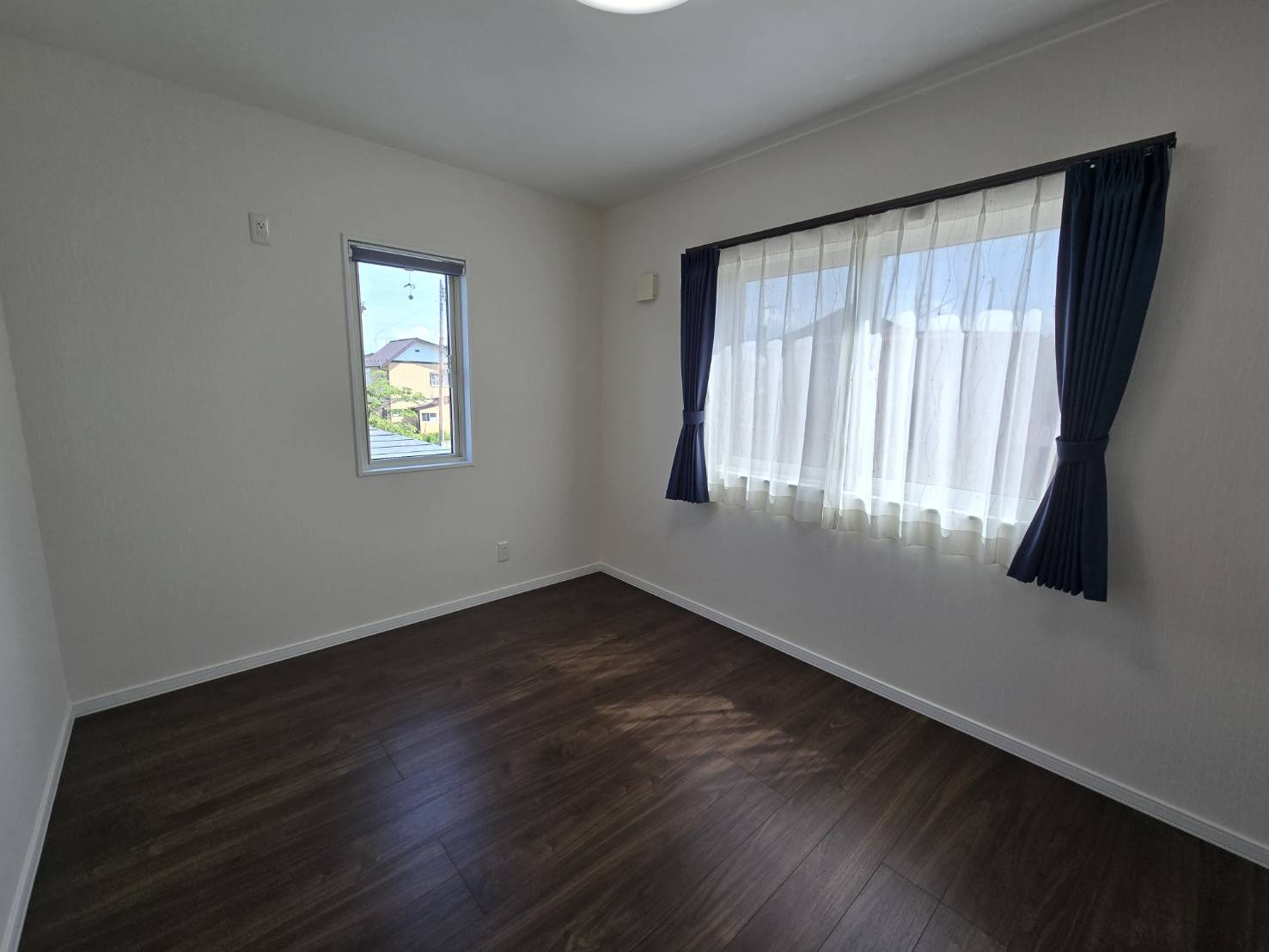 八戸市大字糠塚字長久保 中古住宅コンノハウス施工の洋室