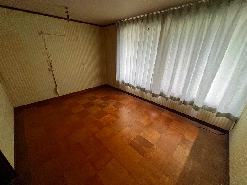 西伯郡伯耆町上細見　中古戸建の洋室|2F洋室となっております〇

