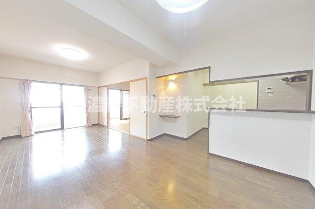 ６５２５３　テラスノバ穂積の居間・リビング